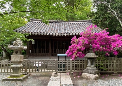 A photo of Gwanwoldang Shrine when it was located in the Kotoku-in Buddhist Temple Kamakura, Japan. (Korea Heritage Services)