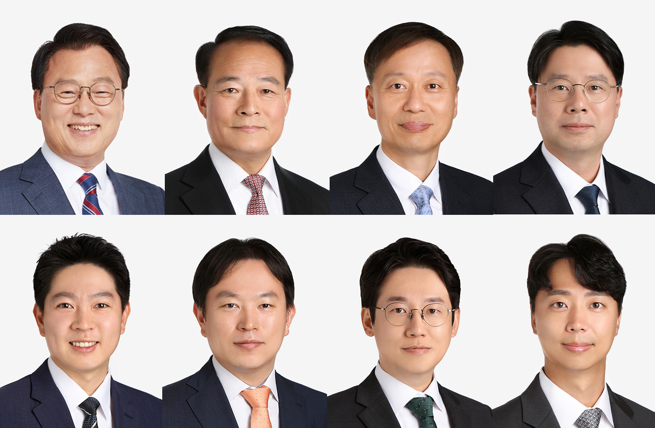 좌측에서 우측 순서로 박광온∙박재현∙변경석 고문, 박삼근∙김성호∙주민석∙김근호∙허시원 변호tk. [갤럭시 토토사이트 제공]