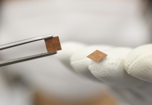 LG Innotek debuts copper post tech to shrink smartphone substrates