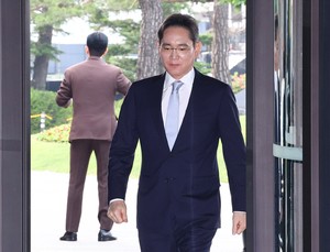 Supreme Court to deliver final verdict on Samsung Chairman Lee on July 17