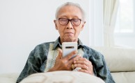 “아버지가 유튜브 뉴스만 봐요, 어떡하죠?” 심각한 줄은 알았는데…충격 넘어 공포