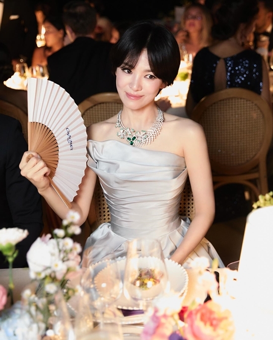 사진=송혜교 채널