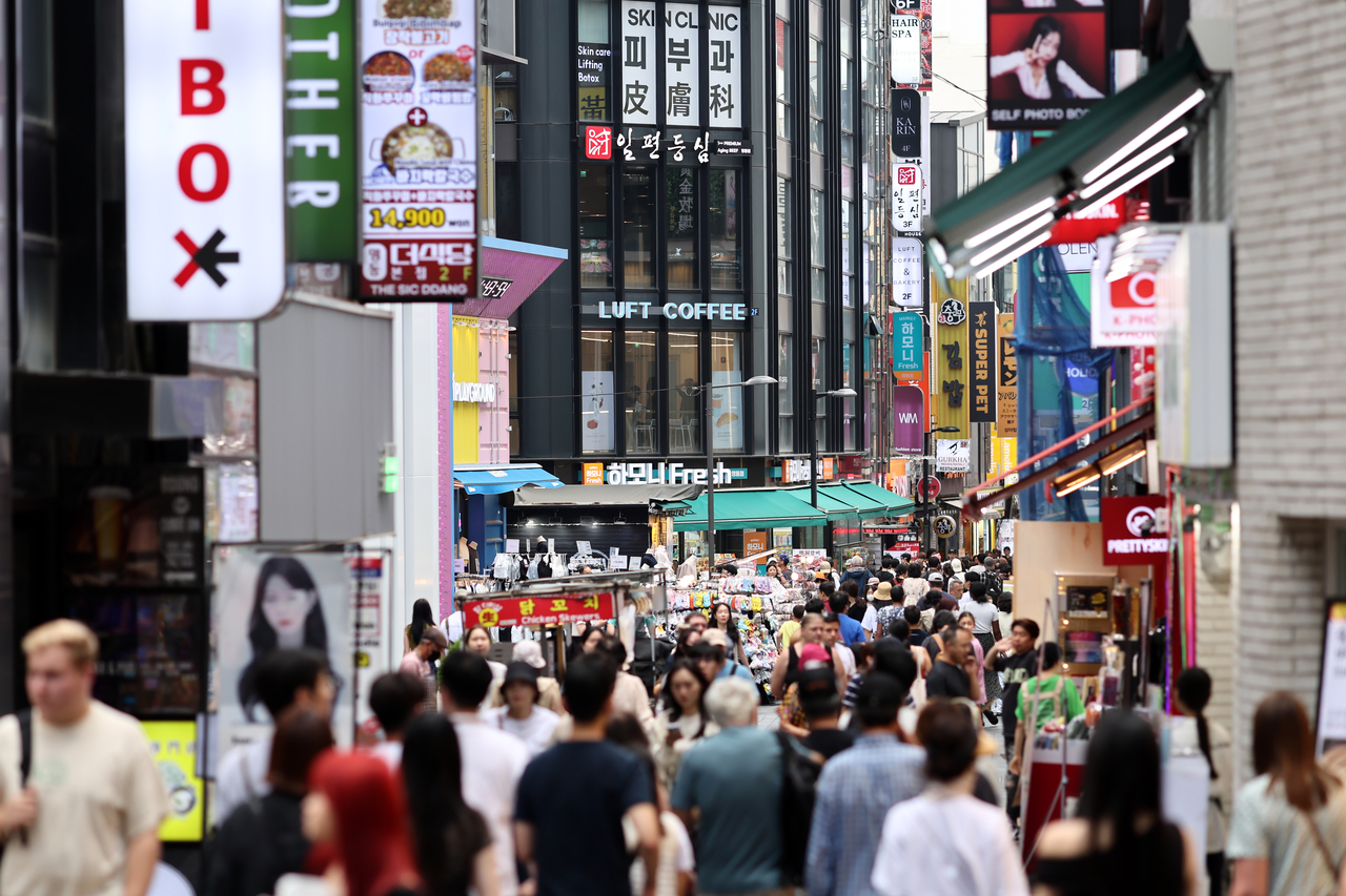 This photo shows a Myeongdong street in central Seoul on June 8. (Yonhap)