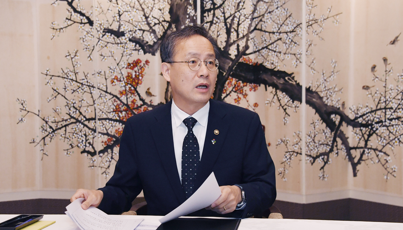 This image shows acting Finance Minister Lee Hyoung-il. (Yonhap)