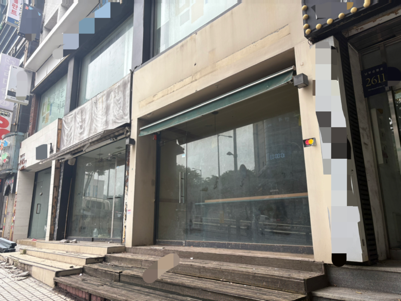 리모델링 앞둔 상가 건물도 임대를 받지 못해 토토사이트 무료포인트 환전이 유지되고 있다. 정주원 기자