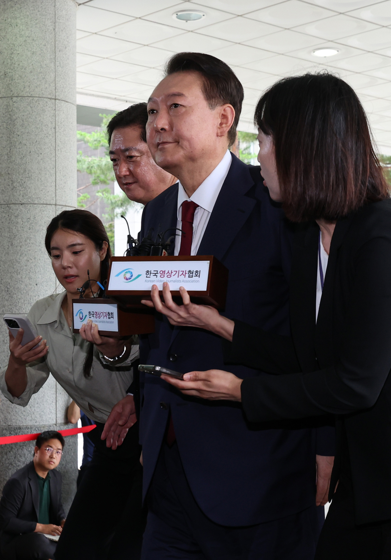 윤석열 전 대통령이 28일 피의자 신분으로 내란특검 인어공주 토토사이트를 받기 위해 서울 서초구 서울고검 청사로 출석하고 있다. 2025.6.28 [공동취재]
