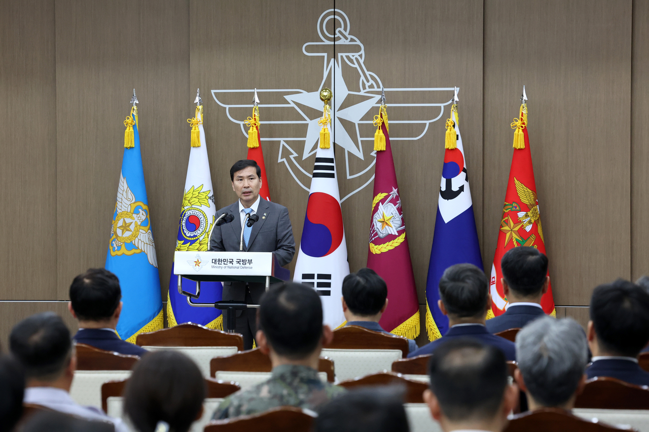 김선호 국방부 장관 직무토토사이트 무료거부이 27일 서울 용산 국방부 대회의실에서 열린 이임식에서 발언하는 모습. [국방일보 제공]