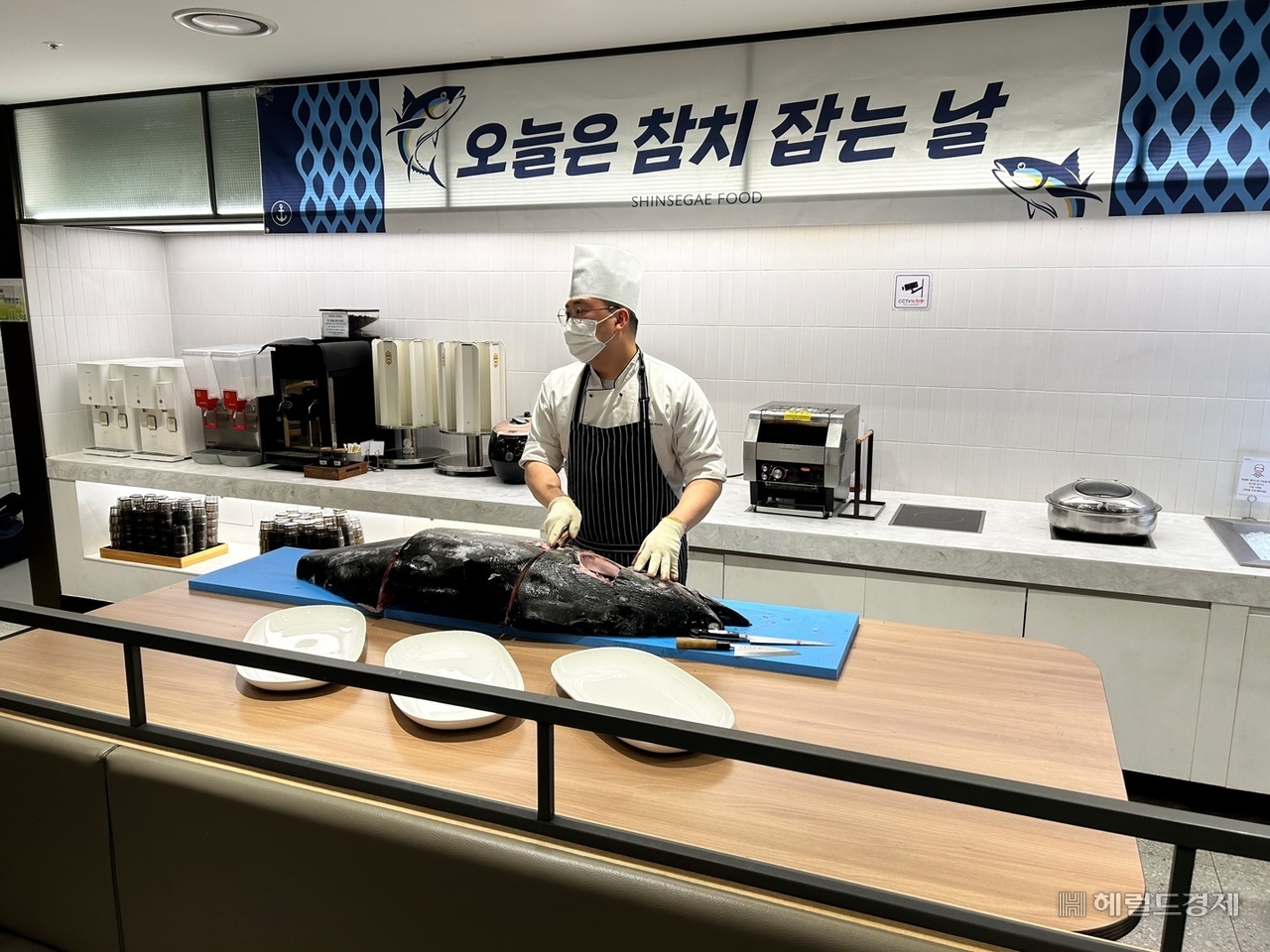 서울 강남구 ‘개포래미안포레스트’ 토토사이트 가입 불법 단지 식당에서 월 1회 제공하는 특식 서비스. [독자 제공]