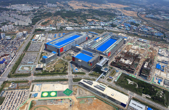 Samsung Electronics Pyeongtaek Campus in Pyeongtaek, Gyeonggi Province (Samsung Electronics)