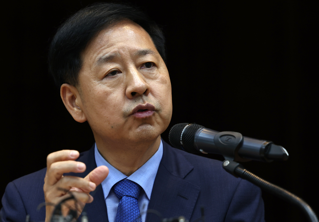 Finance Minister nominee Koo Yoon-cheol speaks during a press conference at the Korea Depository Insurance Corporation building in Seoul on Sunday. (Newsis)