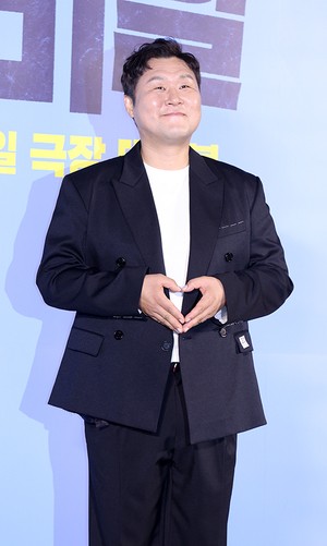 [포토]윤경호, 애교 작렬