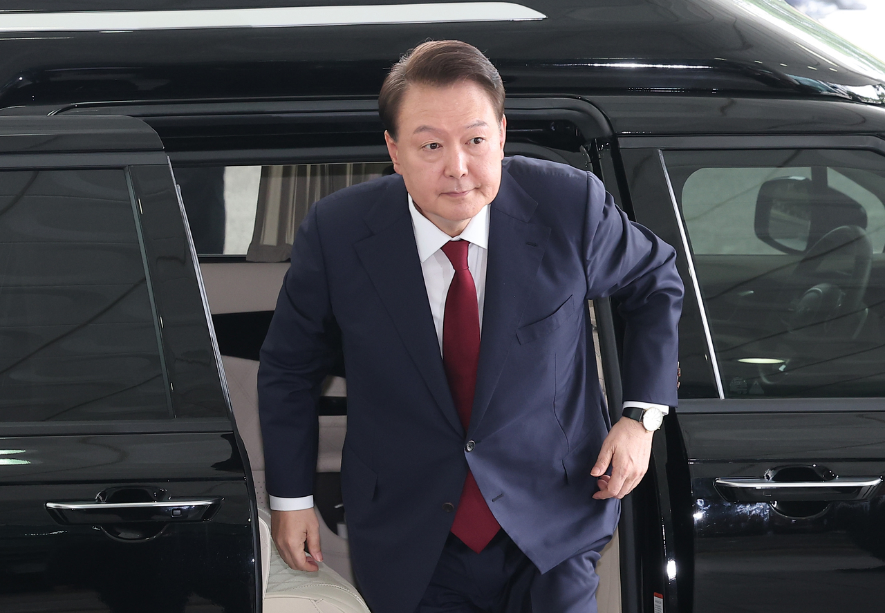 윤석열 전 대통령이 28일 피의자 신분으로 내란특검 조사를 받기 위해 서울 서초구 서울고검 청사로 출석하고 있다. 2025.6.28 [공동취재] <연합뉴스>