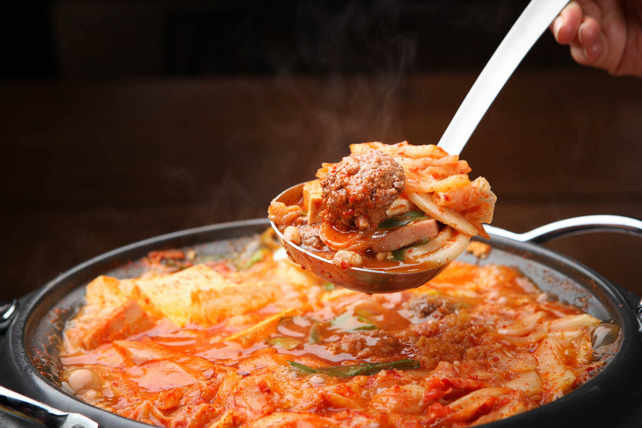 Korean army stew or budae Jjigae (123rf)