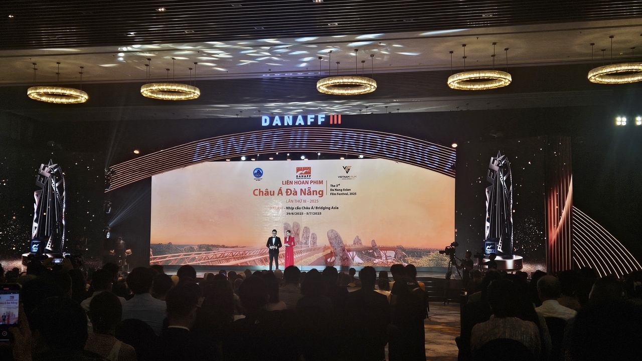 The 2025 Da Nang Asian Film Festival opening ceremony takes place at the Furama Resort in Da Nang, Vietnam, Sunday. (Kim Hae-yeon/The Korea Herald)