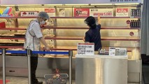 “5000원 치킨 반가워”…고물가에 어르신도 ‘오픈런’