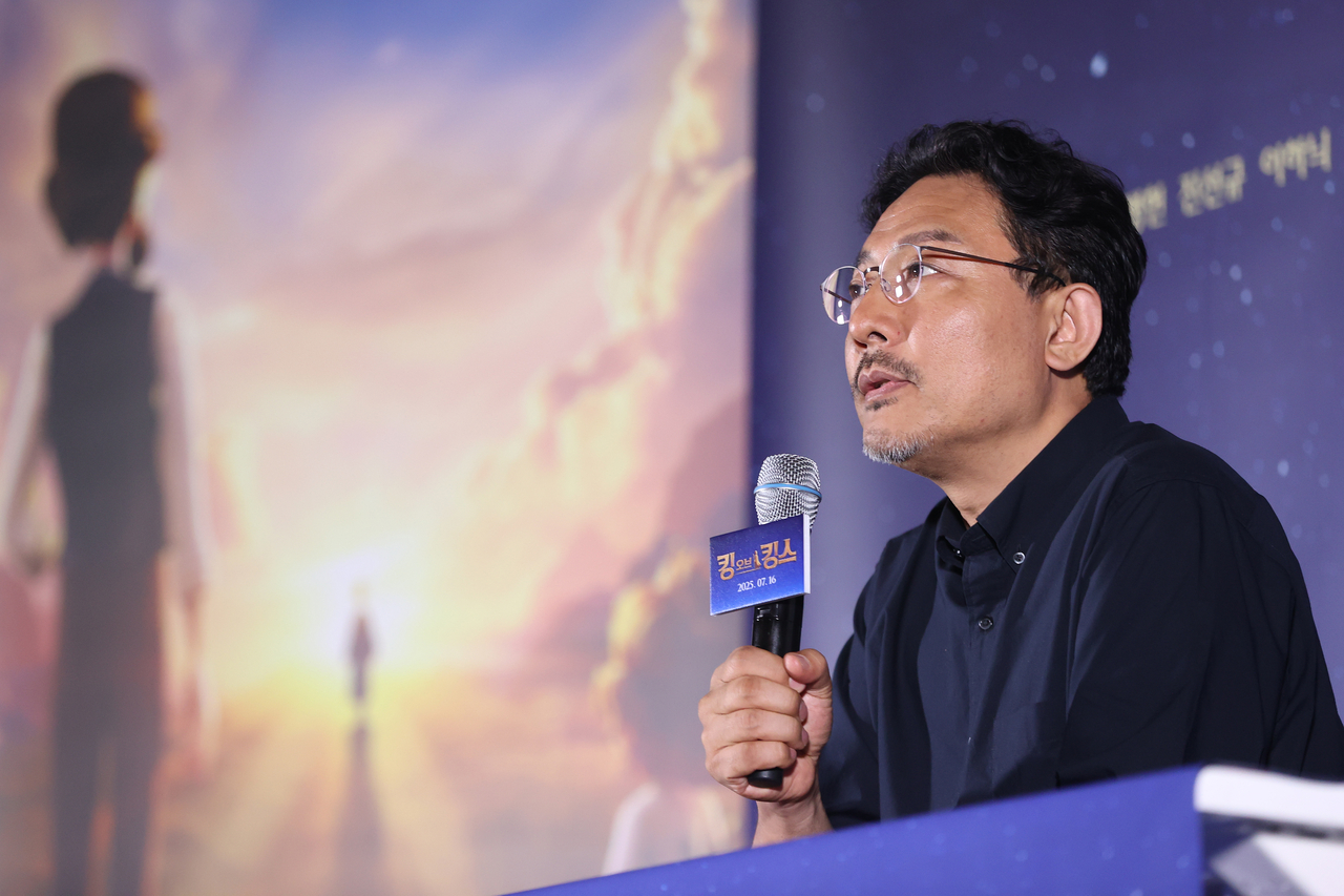 Director Jang Seong-ho speaks at a press conference for "The King of Kings" at CGV Yongsan in Seoul on Wednesday. (Yonhap)