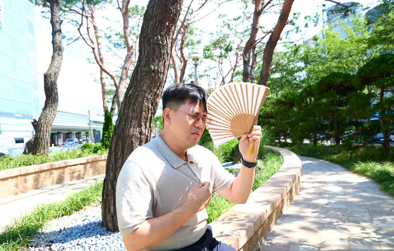 폭염은 단순한 불쾌감을 넘어 예방이 가능한 건강 위협으로, 이에 대한 적절한 대비가 필수적이다. 온열ayo 토토사이트은 누구에게나 발생할 수 있지만, 예방수칙을 충실히 이행하면 대부분 충분히 예방 가능한 ayo 토토사이트이다