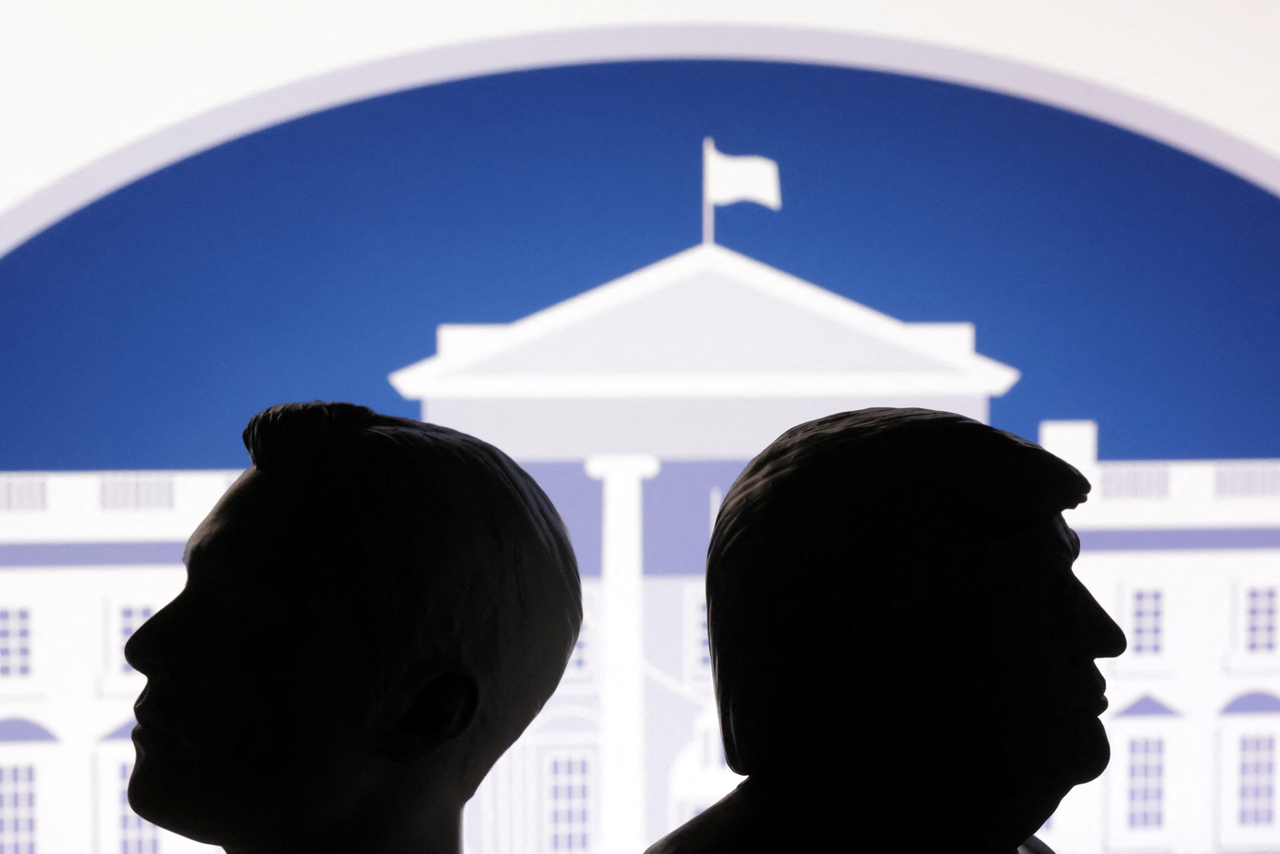 3D printed miniatures of US President Donald Trump (right) and Elon Musk, and White House logo are seen in this illustration taken Tuesday.  Reuters-Yonhap