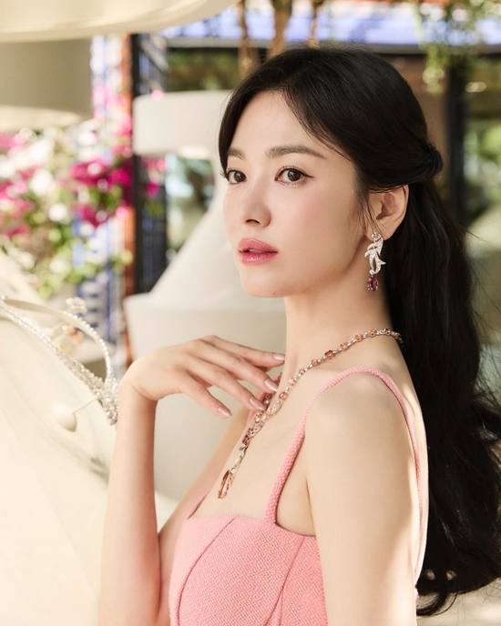 사진=송혜교 채널