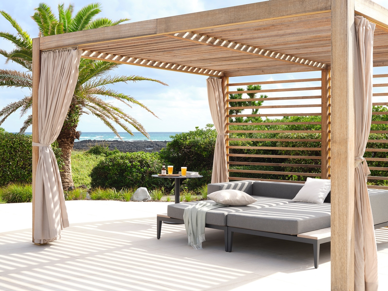 Outdoor pool cabana (Haevichi Hotels & Resorts)