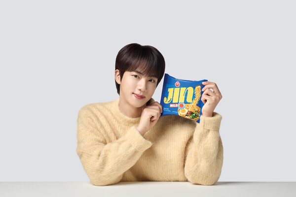 진토토사이트 홍보 커뮤니티 글로벌 모델 BTS 진 [오뚜기 제공]