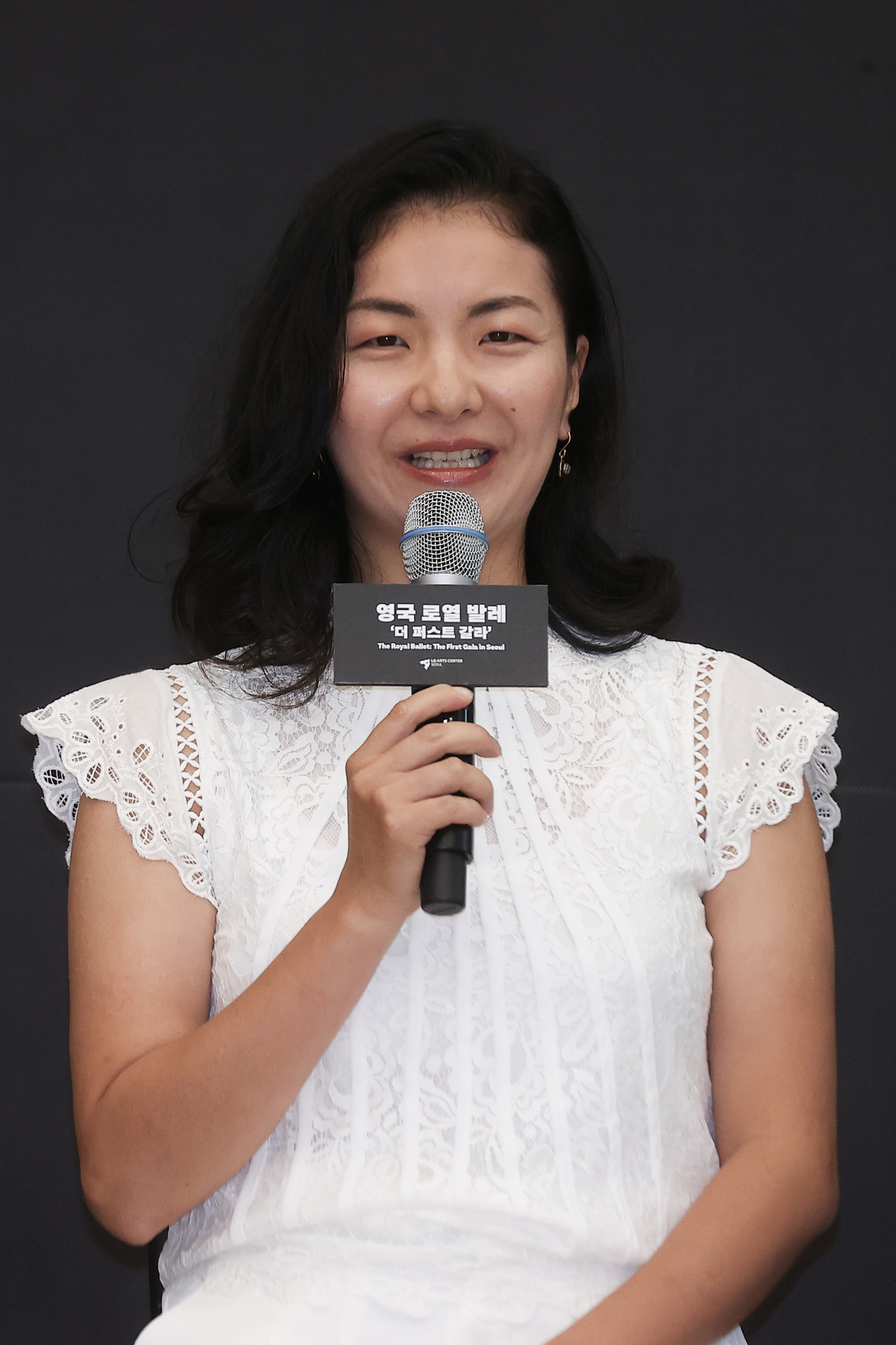 영구 로열 알파벳 토토의 퍼스트 솔로이스트 최유희가 2일 서울 강서구 LG아트센터에서 열린 영국 로열 알파벳 토토 ‘더 퍼스트 갈라’ 기자간담회에서 인사말을 하고 있다. <연합뉴스>