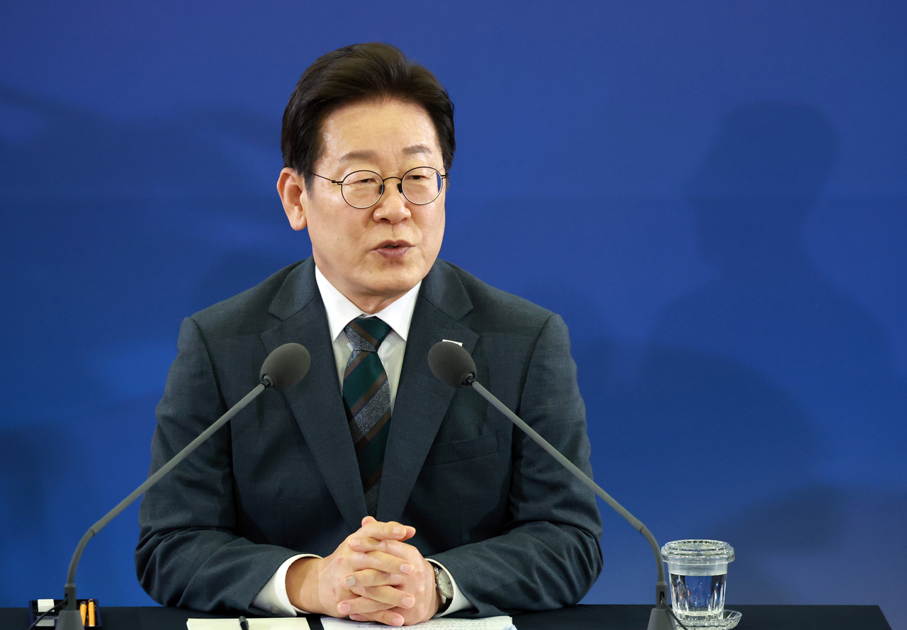 President Lee Jae Myung speaks during a press conference held at Cheong Wa Dae in Seoul on Thursday.  (Pool photo via Yonhap)