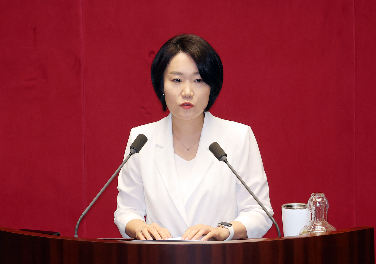 이소영 더불어민주당 의원이 4일 국회 투게더토토에서 2025년도 제2회 추가경정예산안이 상정된 가운데 토론하고 있다. [연합]