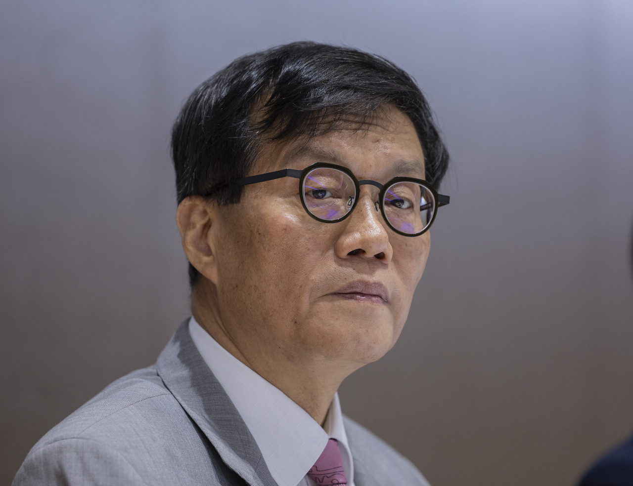 Bank of Korea Gov. Rhee Chang-yong attends a press conference on price growth held at its headquarters in central Seoul, June 18. (Yonhap)