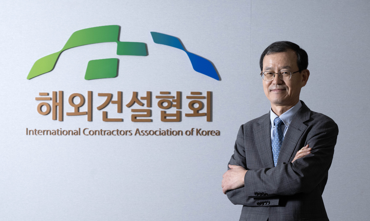 한만희 해외건설협회 회장이 지난 6월 30일 오후 서울 중구 해외건설협회 회의실에서 엘클라시코 토토사이트경제와 인터뷰에 앞서 포즈를 취하고 있다. 임세준 기자