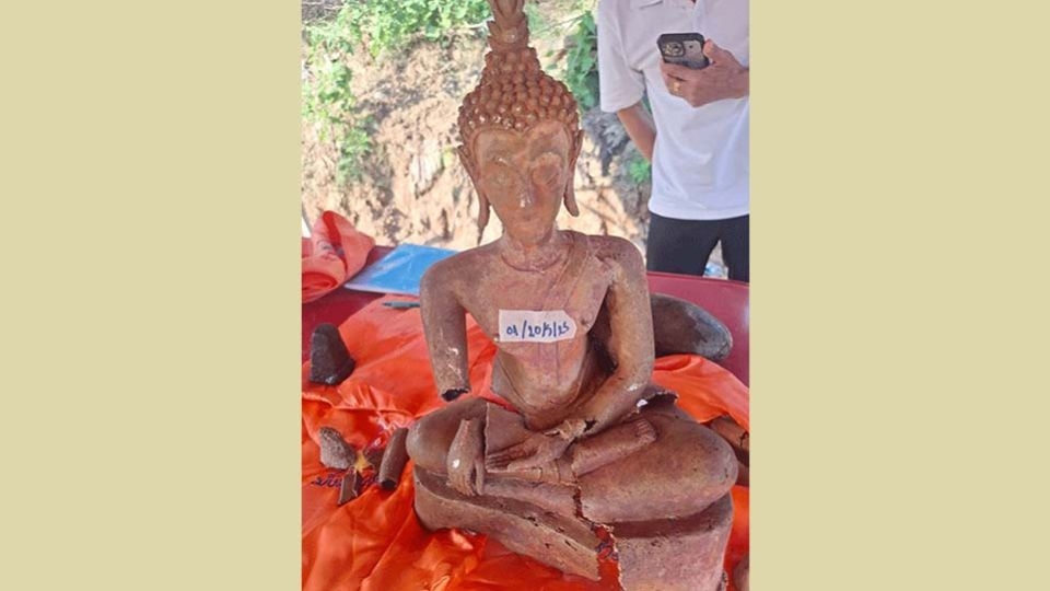 A general view of a statue unearthed at Donpheungkham village in Bokeo Province, Laos.   (Vientianetimes)