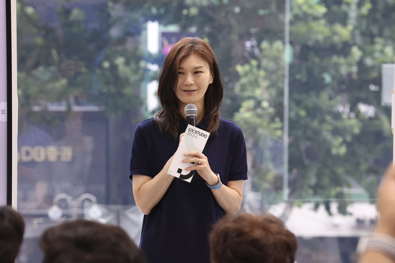 Kim Hyo-lin, vice president of Hyundai Motor Co.'s feature strategy group under the advanced vehicle platform division, speaks at a July 1 media preview of UX Studio Seoul, a new public-facing research space where users can test and influence future in-car experiences. (Newsis)