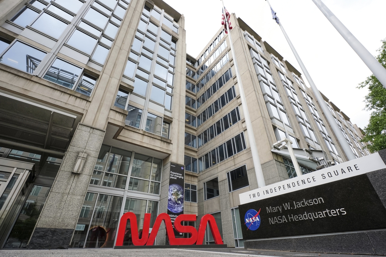 Signage stands outside the Mary W. Jackson headquarters of the National Aeronautics and Space Administration in Washington on Tuesday. (AP-Yonhap)
