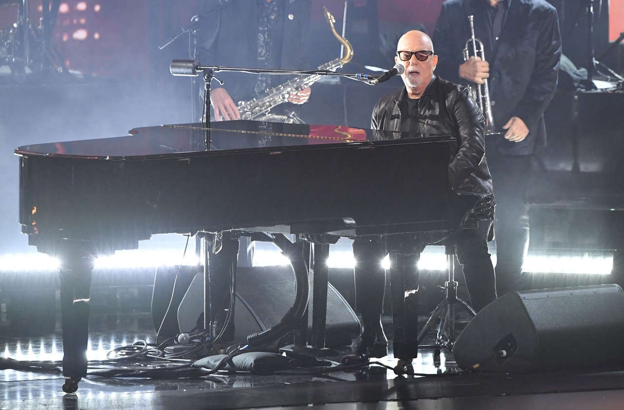 Billy Joel performs on stage during the 66th Annual Grammy Awards in Los Angeles, Feb. 4, 2024.    (AFP-Yonhap)