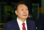 “총 갖고 있다는 걸 두려워할거다” 尹 구속영장 체포 방해·직권남용 정황 가득했다 [세상&]