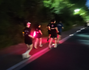 [르포] 러닝크루인 줄 알았는데 경광봉 번쩍…헬맷 미착용 딱 걸렸다 [세상&]