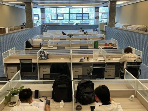 달맞이 토토사이트 사무실 내부 모습. [SCMP 갈무리]