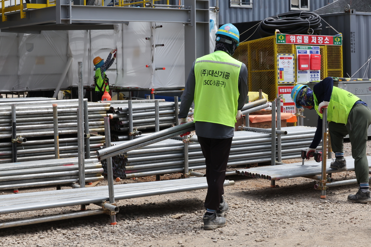 This photo of a construction site in Ulsan on July 3 is not directly related to this article. (Yonhap)