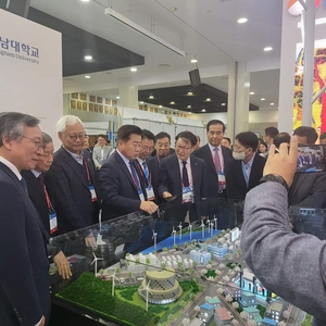 '모빌리티 혁신' TOP12 유망기업...펌프킨·DATAM 등 선정 [제12회 국제... - 뉴스 썸네일 이미지