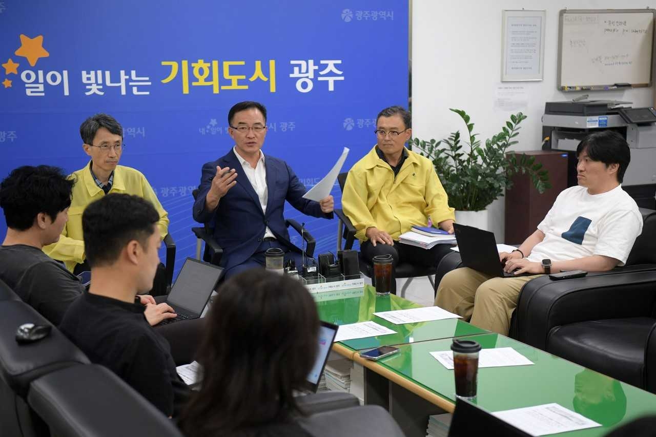 토토사이트 bts시는 이날 도시철도 2호선 공사에 따른 시민 불편 해소를 위해 전담팀을 구성하고, 시민이 즉시 체감할 수 있는 신속한 민원 해결에 착수했다