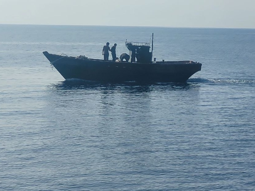 A wooden boat carrying North Koreans moves northward in the East Sea on Wednesday. (Ministry of Unification)