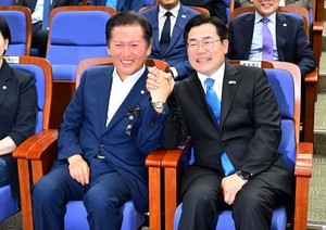 박찬대 “통합도 개혁도 투게더토토·여당이 함께” 정청래 “통합은 투게더토토의 공, 개혁 위해 싸울 것”