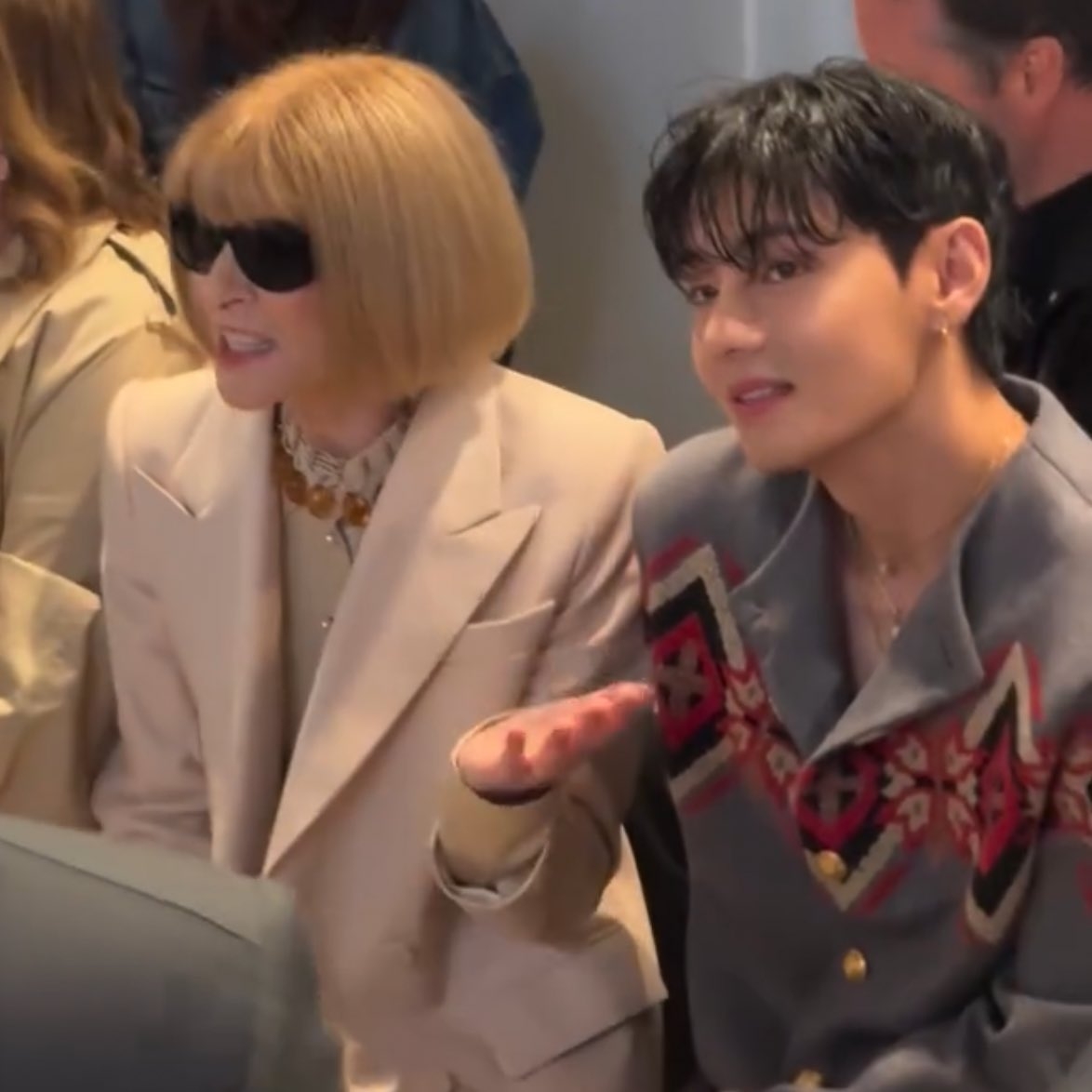 안나 윈투어 보그 편집장과 방탄소년단(BTS) 뷔 [엑스(X·옛 트위터)]