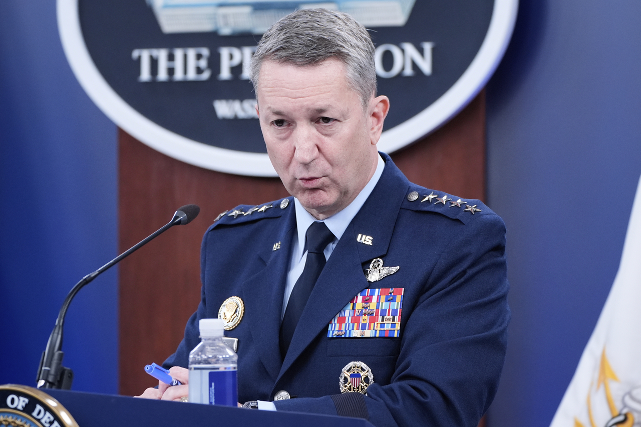 This photo shows US Joint Chiefs of Staff Chairman Gen. Dan Caine speaking during a news conference at the Pentagon near Washington, DC, on June 22. (AP-Yonhap)