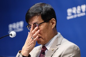 한은 총재 “집값, 이미 임계수준…더 오르면 젊은층 절망”