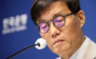 한은 총재 “집값 작년보다 더 빨리 올라…이미 임계 수준”