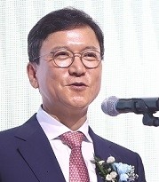 휴온스 윤성태 회장 “향후 60년 글로벌 헬스케어토토사이트 번호 차단 도약”
