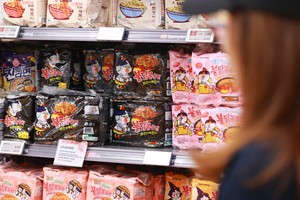 Samyang’s hot streak: Global Buldak craze sends stock to record high