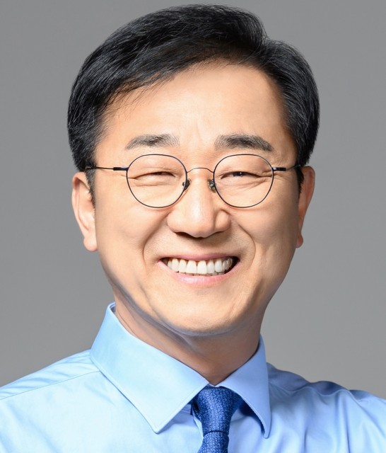국토부 장관 후보자에 李 최측근 ‘김윤덕’…1주택 가진 중진의원