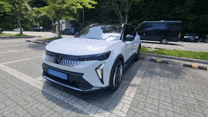 Family car makes driving fun: Renault Scenic E-Tech